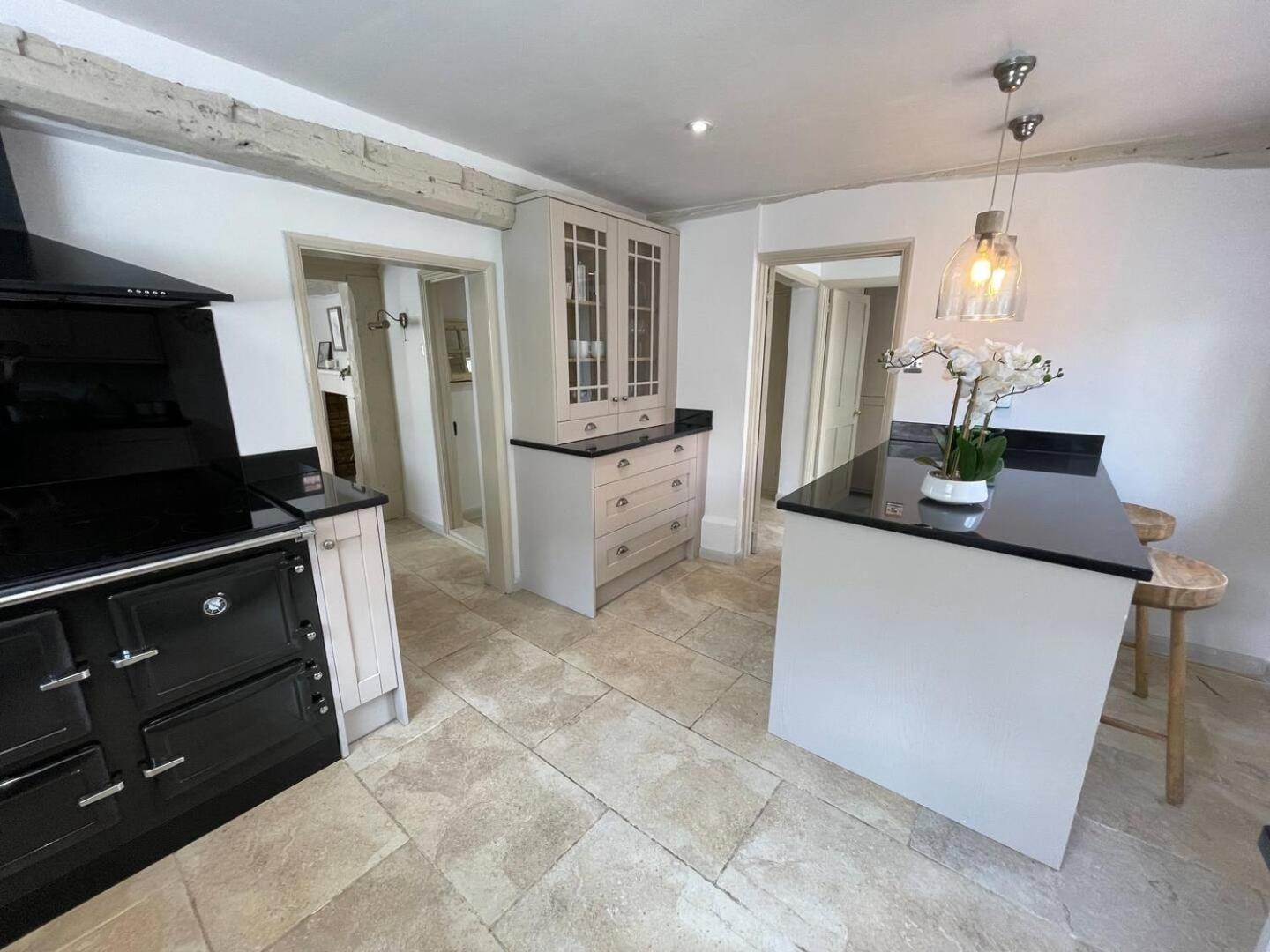 Elegant Oak Beamed House In Pretty Village - Cambridge Homehost Buckden  Εξωτερικό φωτογραφία